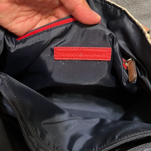 Tommy Hilfiger Tote Bag - Picture 8 of 9